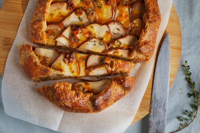 Galette with blue cheese and pears