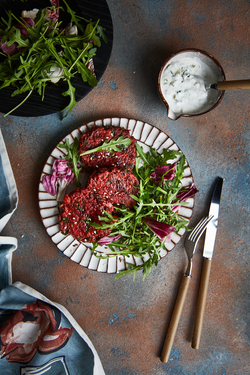 Beetroot cutlets with blue cheese