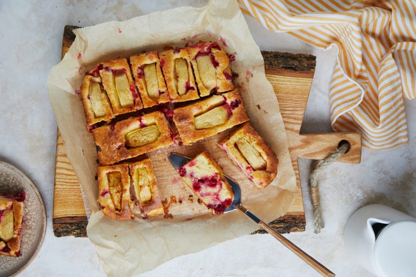 Breton pie with apples